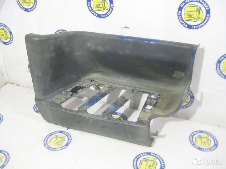 Подножка нижняя правая 20529640 volvo, FH 12, FM 9