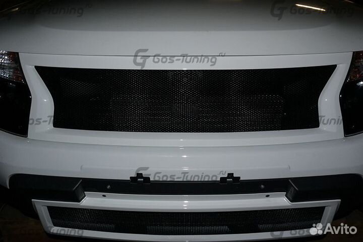 Решетка радиатора Bentley Style на Renault Duster