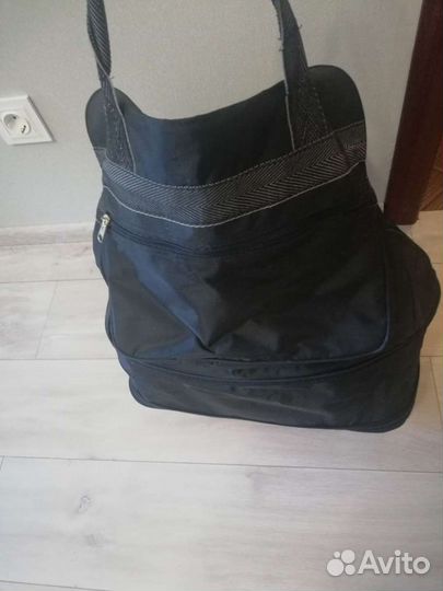 Сумка на колесиках