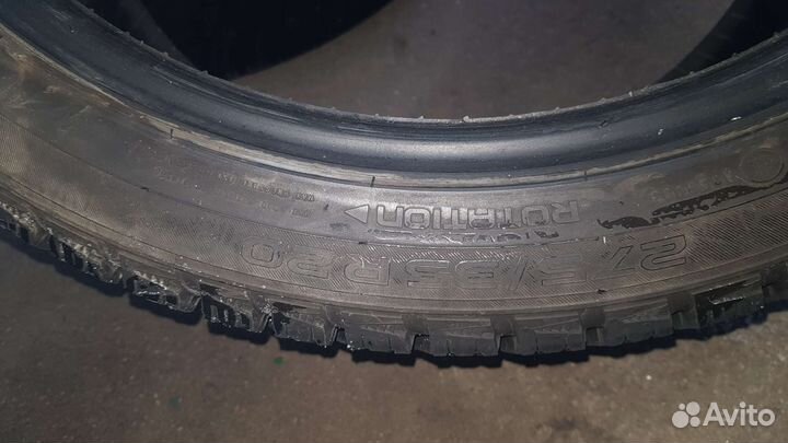 Nokian Tyres Hakkapeliitta R3 275/35 R20 102T