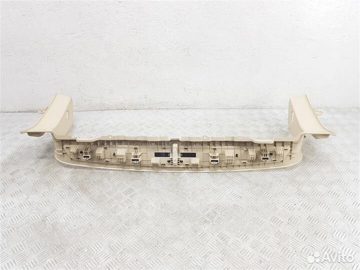 7387530 Накладка внутренняя на заднюю панель кузо