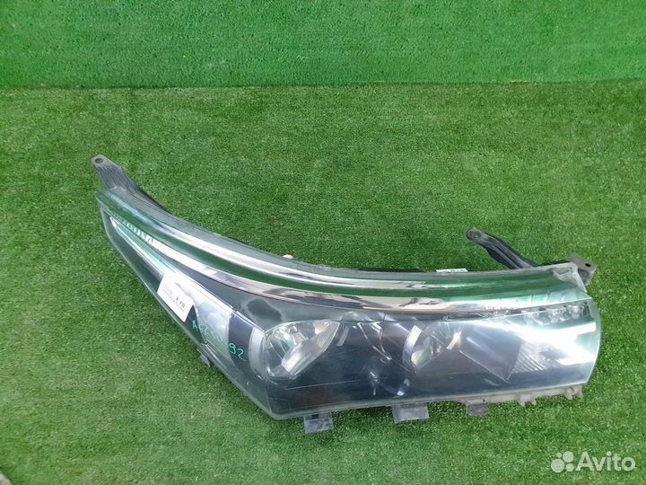 Фара правая Toyota Corolla