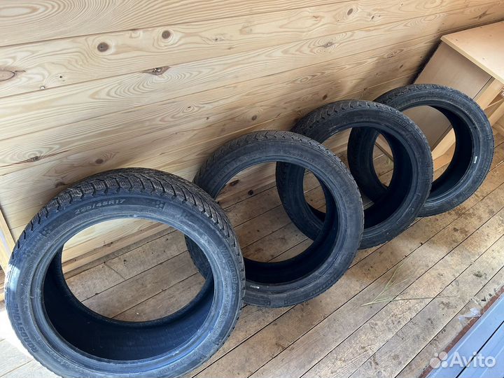 Roadstone Winguard Ice Plus 2.25/4.5 R17 S