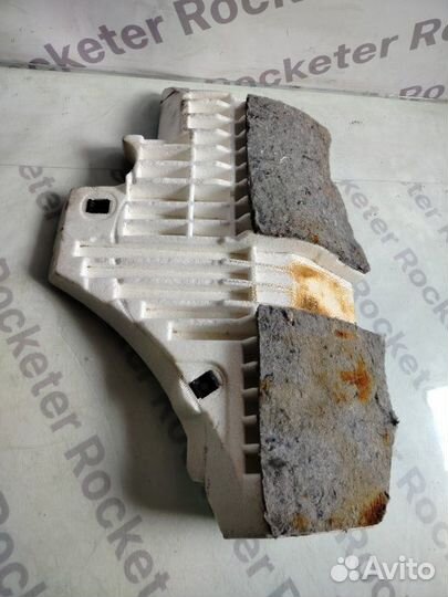 Шумоизоляция пола правая Toyota Corolla X 2008