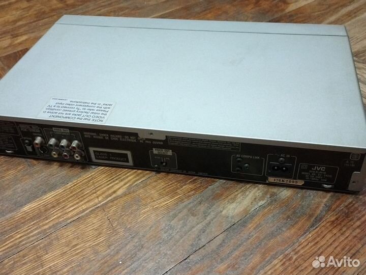 Видеомагнитофон jvc