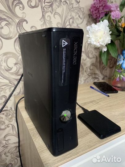 Xbox 360 и SSD диск с играми
