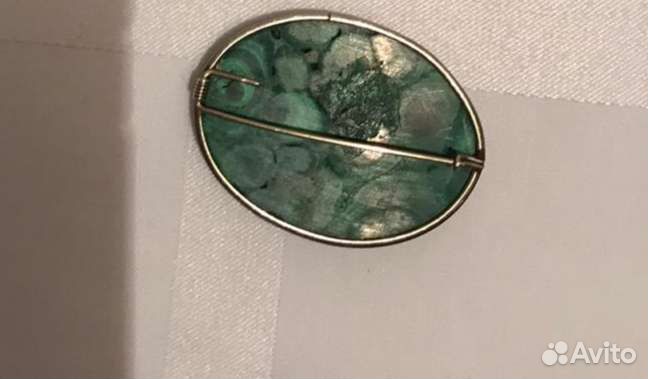 Брошь из малахита