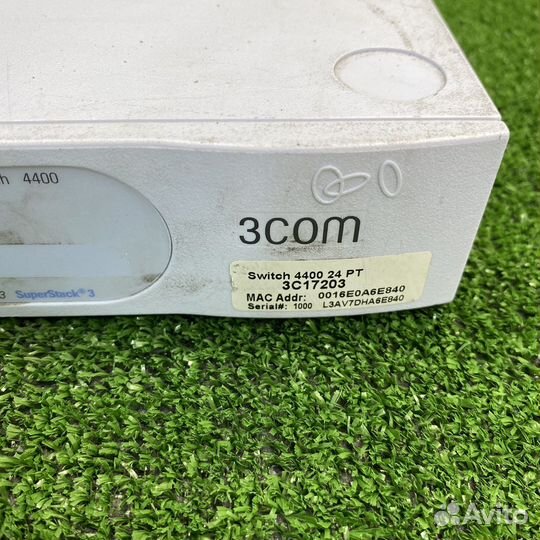 Коммутатор 3C17203