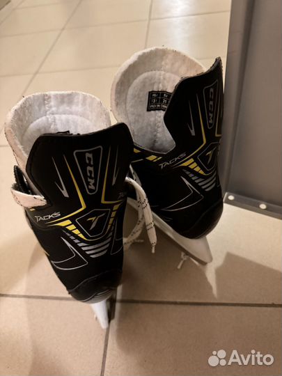 Коньки хоккейные ссм