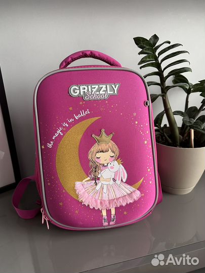 Новый школьный рюкзак для девочки