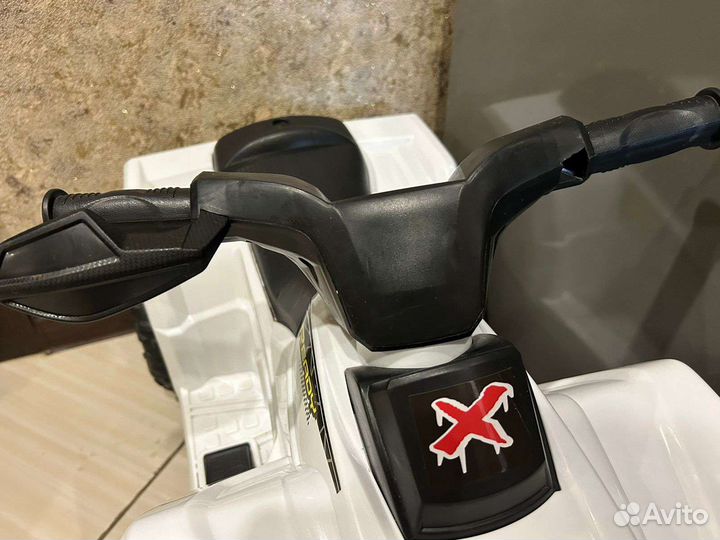 Детский квадроцикл на аккумуляторе