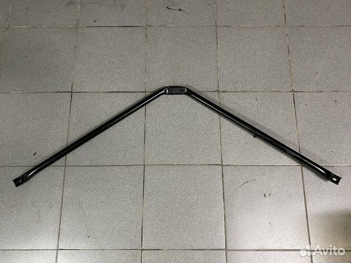 Распорка подкапотная BMW E60 E61 E63 E64