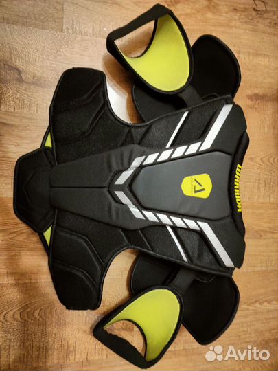 Нагрудник хоккейный warrior