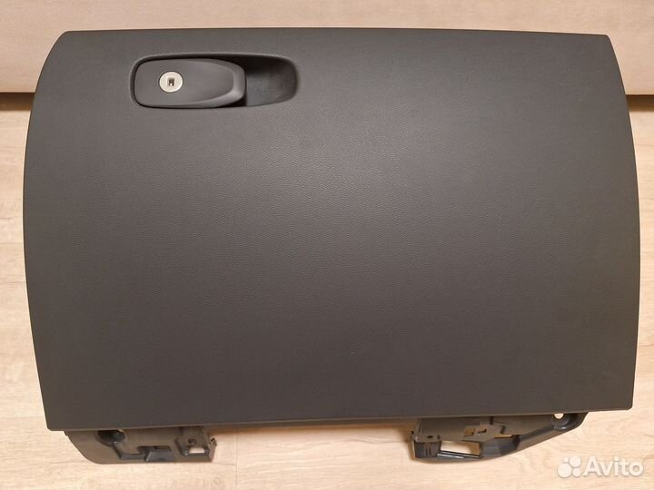 Бардачок Volvo XC60 2018