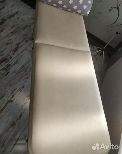 Массажная кушетка