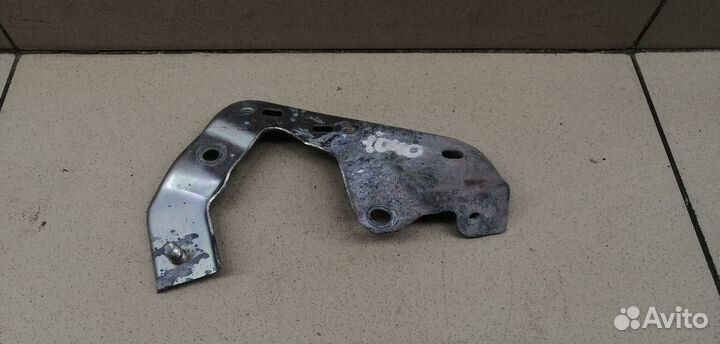 Кронштейн (сопут. товар) Hi Lux 2015