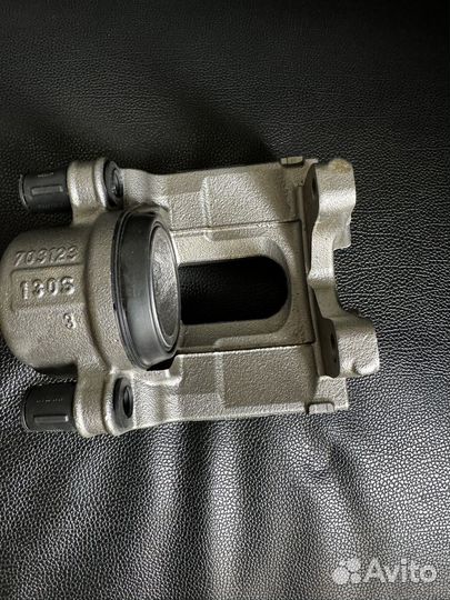 Корпус суппорта тормозного механизма П на BMW X3 X