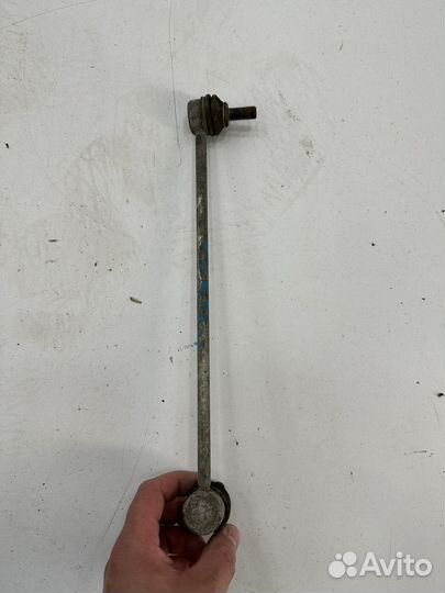 Skoda Octavia A7 2019 стойка стабилизатора левая