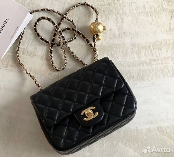 Сумка женская chanel с золотым шаром