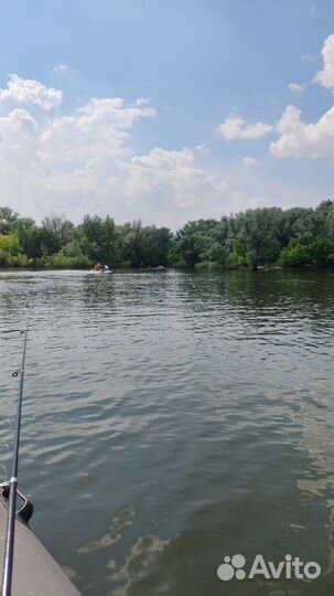 Аренда лодки с мотором