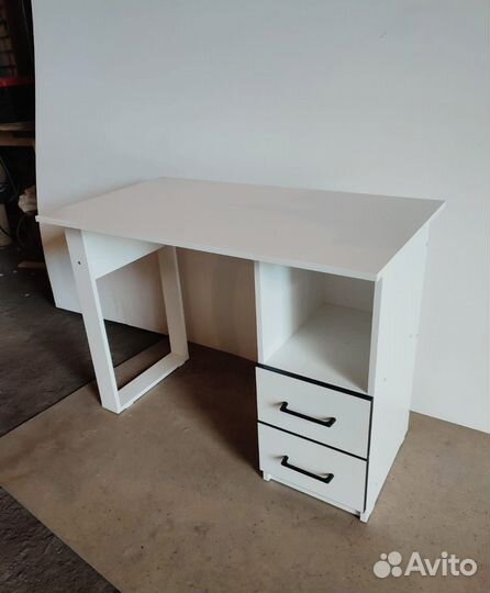 Стол для маникюра