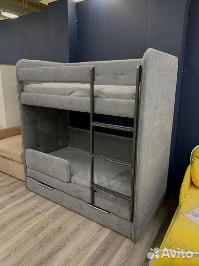 Двухъярусная кровать