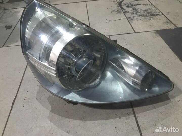 Фара передняя правая Honda Fit GD1 L13A