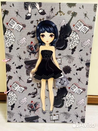 «Одень куклу Уэнсдей»