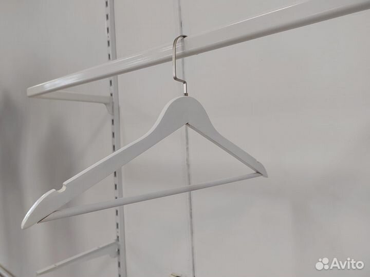 Вешалка-плечики деревянная с перекладиной