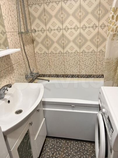 2-к. квартира, 52 м², 1/9 эт.