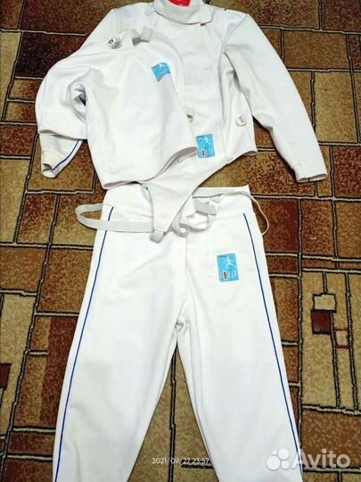 Фехтовальная форма