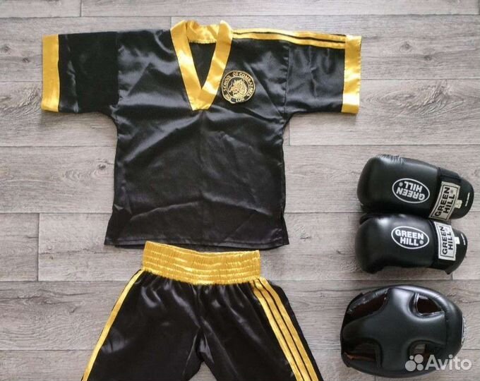 Форма для кикбоксинга школы 