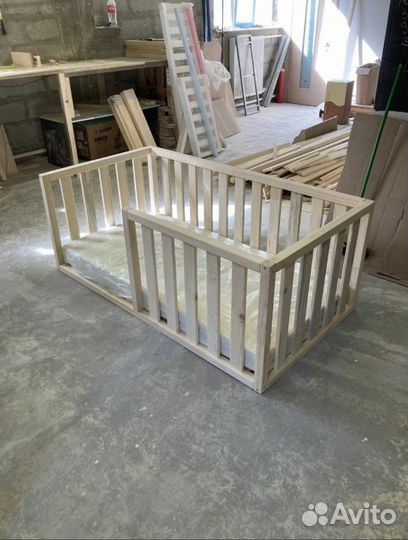 Детская кровать классика напольная из массива
