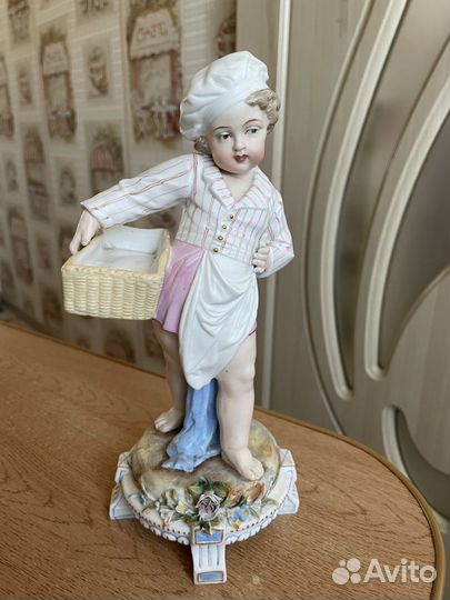 Фарфоровые статуэтки