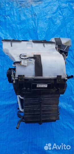 Корпус печки nissan serena C25