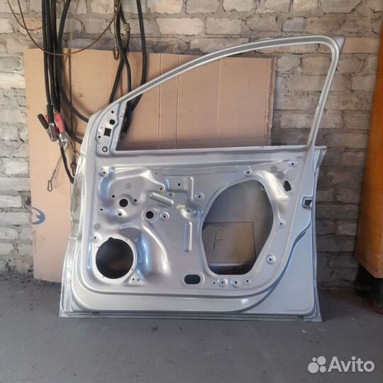Volkswagen polo дверь