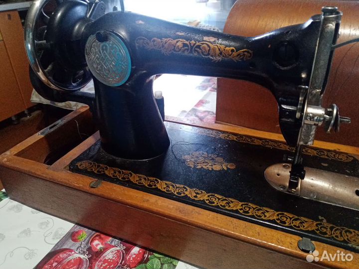Швейная машинка ручная СССР