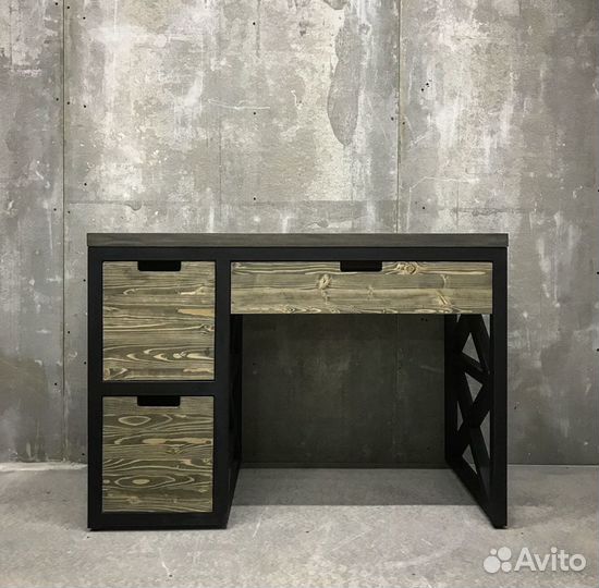 Рабочий стол в стиле лофт