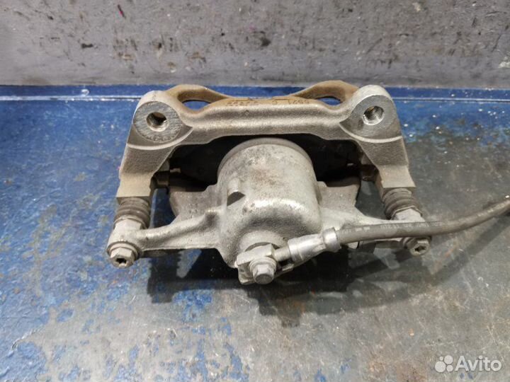 Суппорт передний левый Volkswagen Golf 7