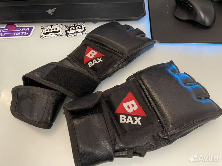 Боксерская мешок-груша BAX кожаная с перчатками
