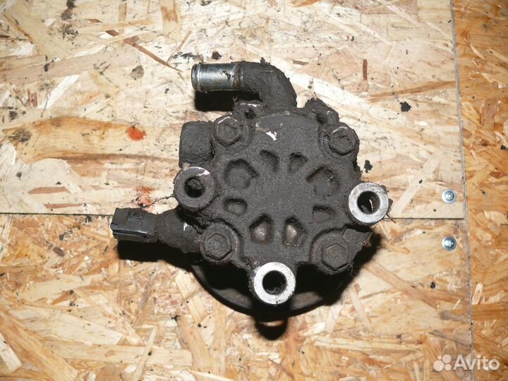 Насос гур Toyota Ipsum 2001 г 2,4 л 2AZ