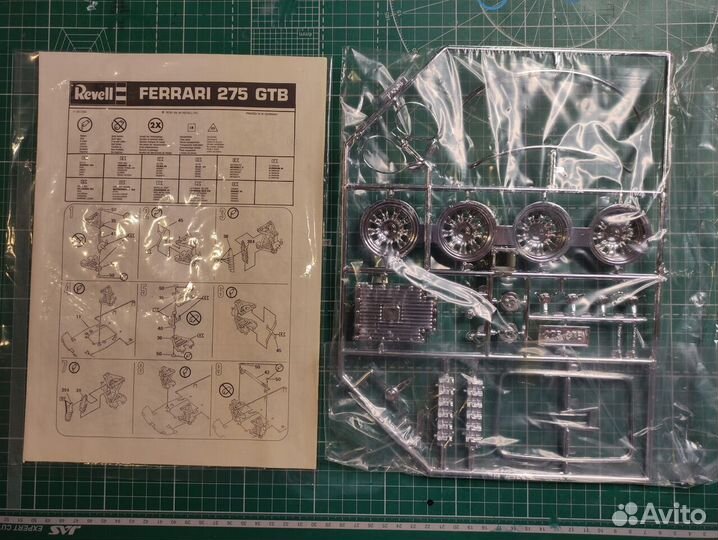 Сборная модель 1/12 Revell Ferrari 275GTB 1965