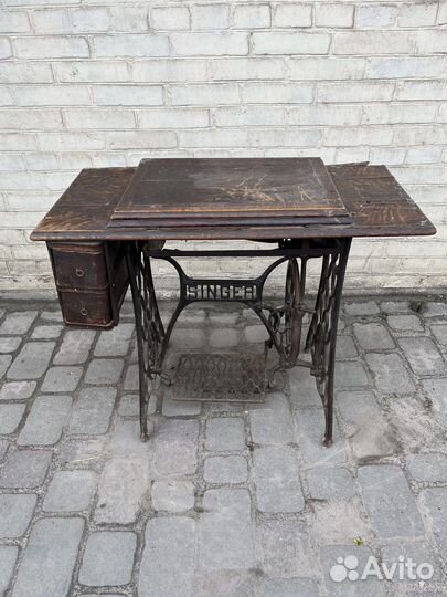 Старинная машинка Зингер станина чугун