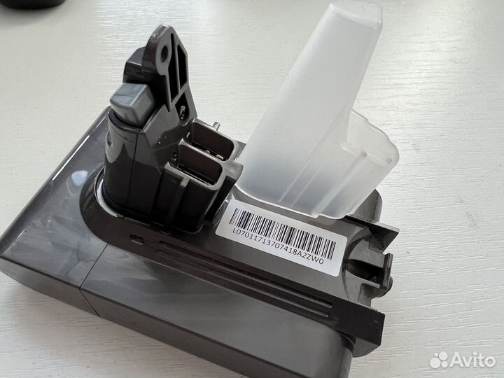 Аккумулятор для Dyson V6 родной, не работает