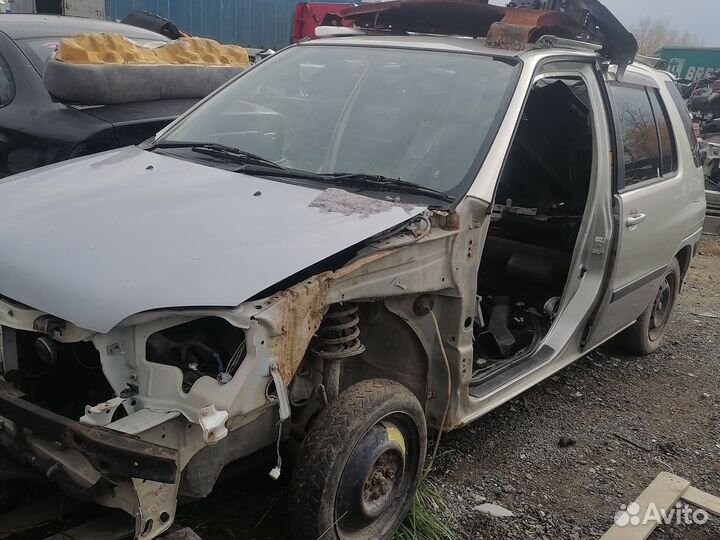 Toyota Raum 2000 A244L