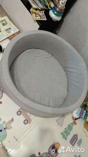 Сухой бассейн с шариками