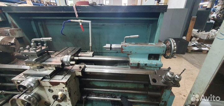 Токарно-винторезный станок TOS Trencn SUI 32/1000