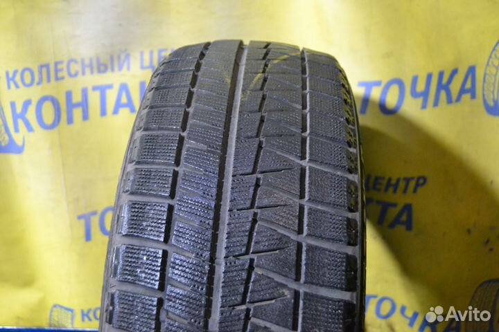 Bridgestone Blizzak Revo GZ 215/45 R17