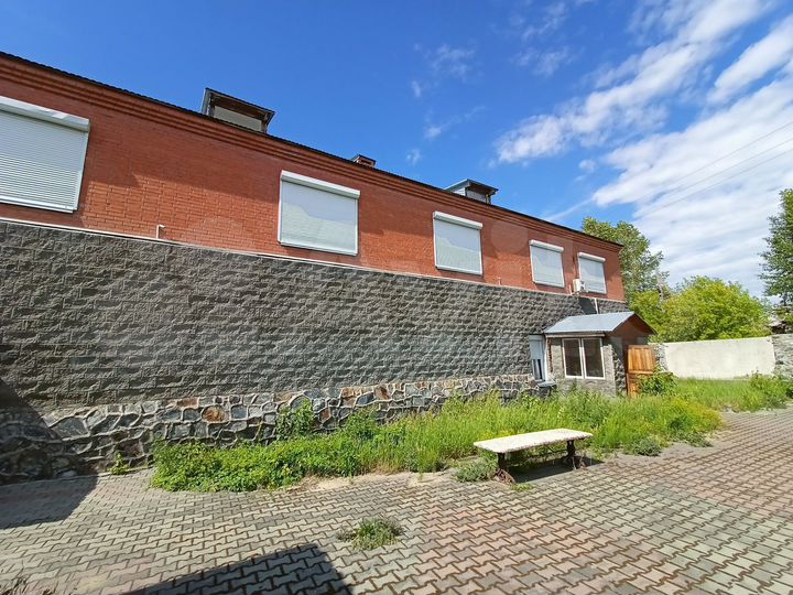 Коттедж 615 м² на участке 12 сот.