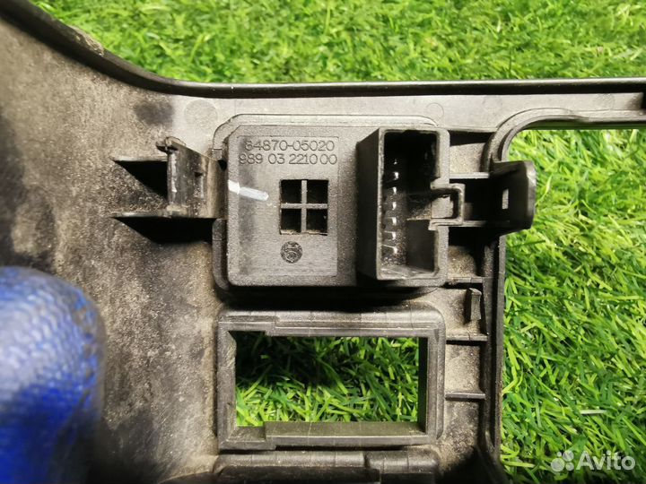 Решетка вентиляционная Toyota Avensis (T220) I